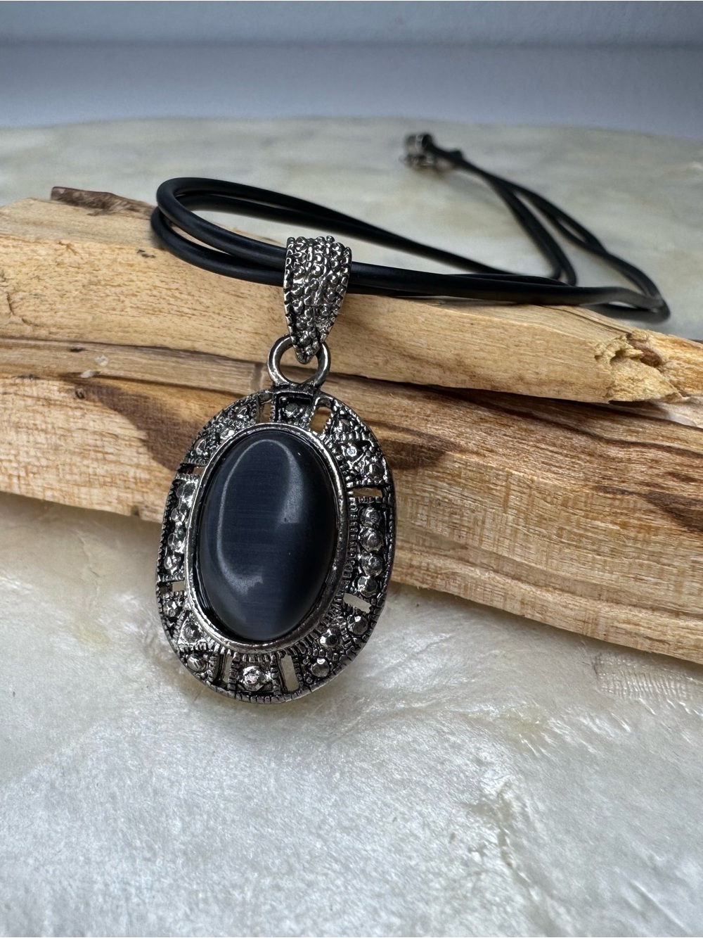 Art Deco Black Cats Eye Pendant Necklace Silver Tone Gothic Glam Cord